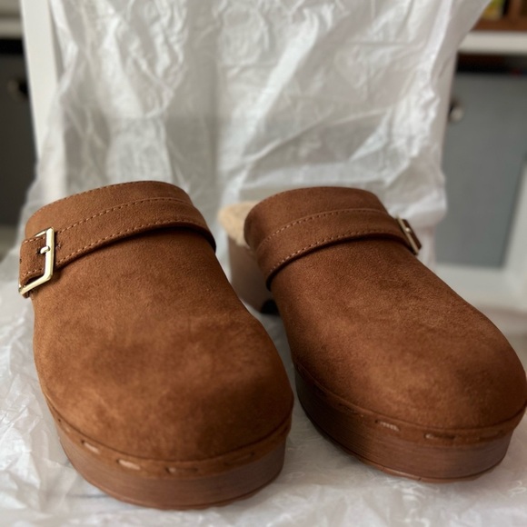 Style & Co Womens Dakotaa Slip-On Tan Suede Clogs 5M Buckle Cozy Winter Casual - Picture 2 of 16